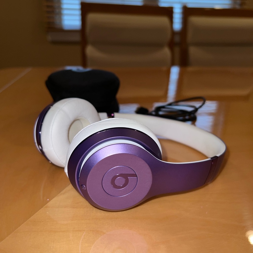 Beats Solo 3 UltraViolet collection Limited Edition Rare